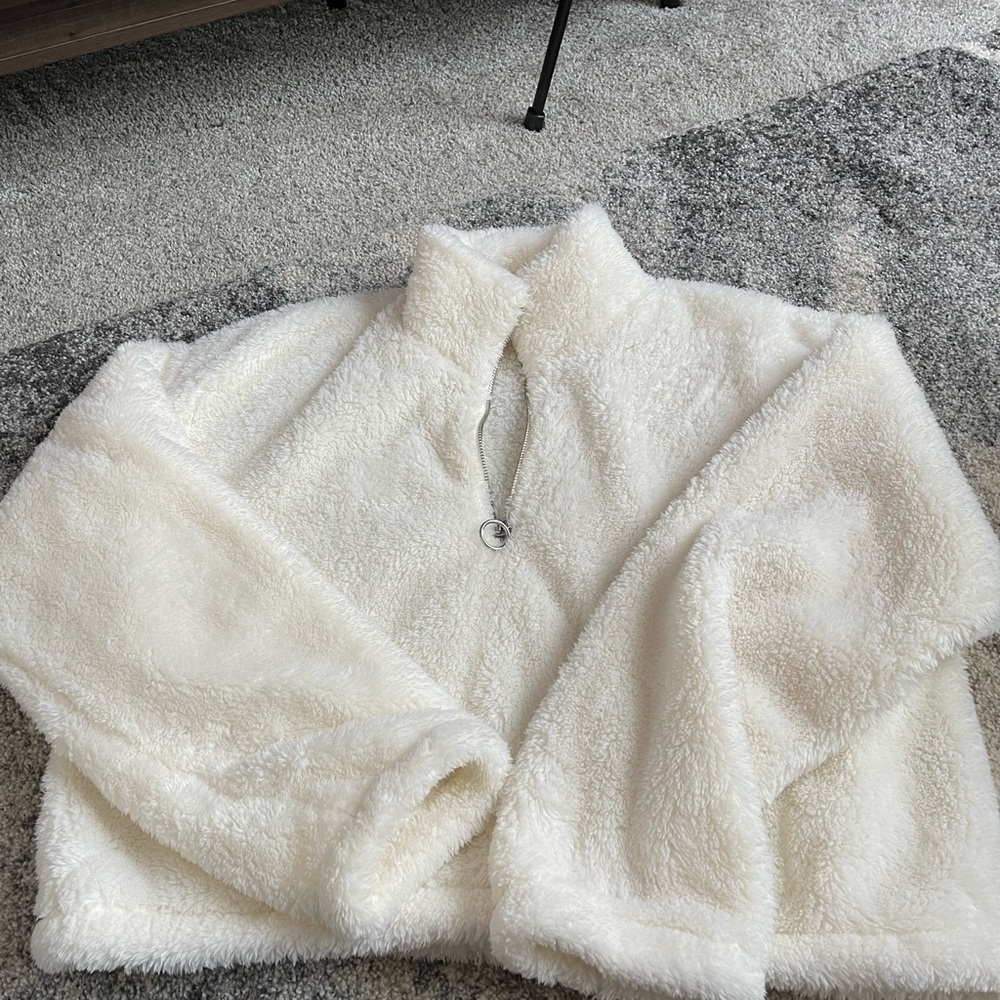 Crop fleece pullover